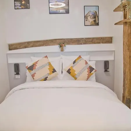 Fully Renovated Historic In Heart Mouffetard * Paris