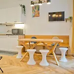 Zoe - Design 2br Mouffetard Apartman